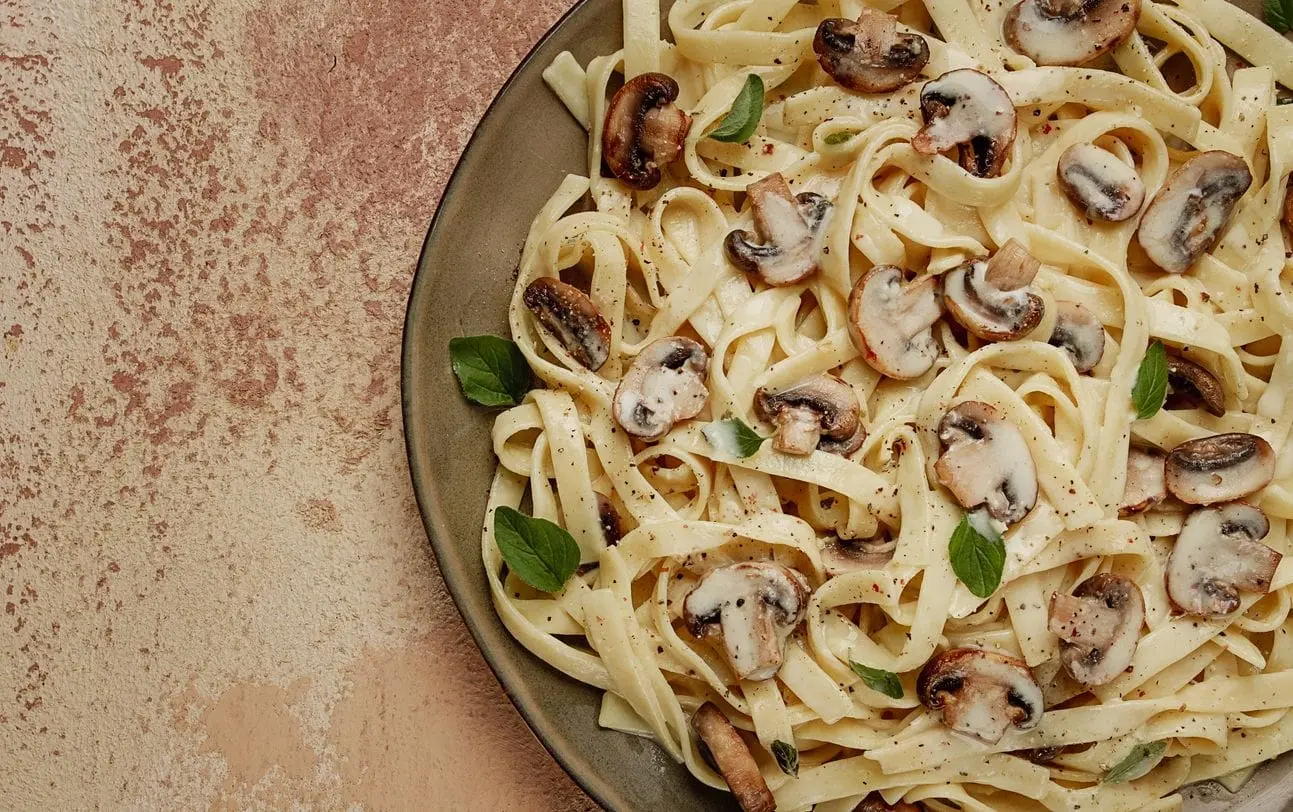 Tagliatelles aux champignons et à la crème