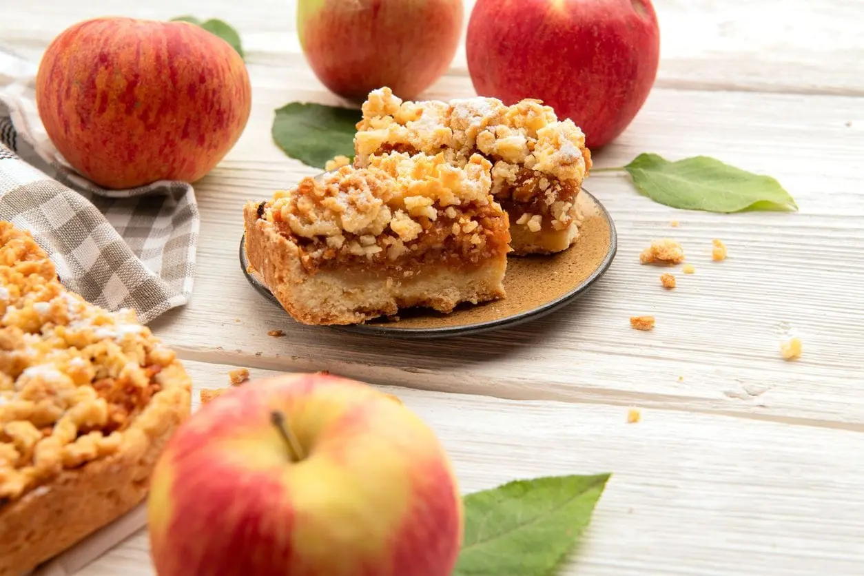 Crumble pommes, poires et noix
