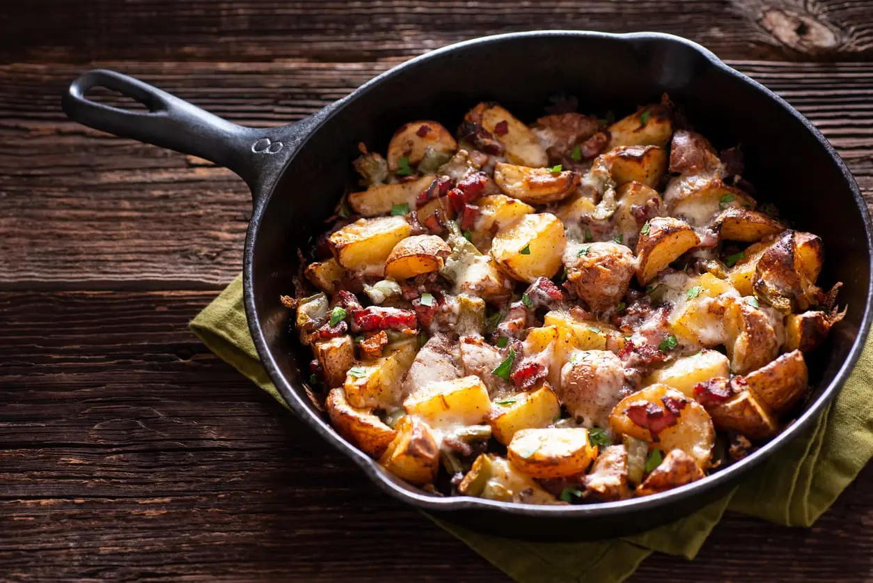 Poêlée de pommes de terre, panais et lardons