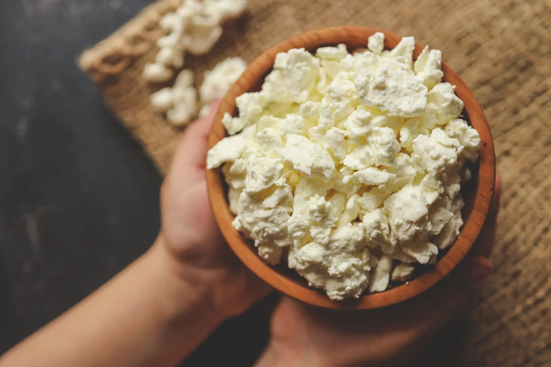 Par quoi remplacer le cottage cheese en France ? 7 alternatives de confiance, faciles à trouver